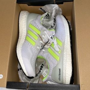 BRAND new Adidas Ultraboost 5.0 DNA